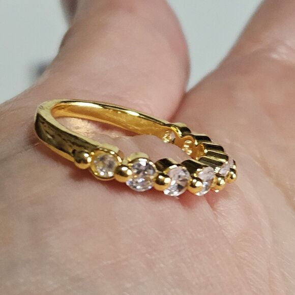 *Sale* Gold Tone Clear Rhinestone Stackable Ring Size 5.5 - Picture 2 of 13